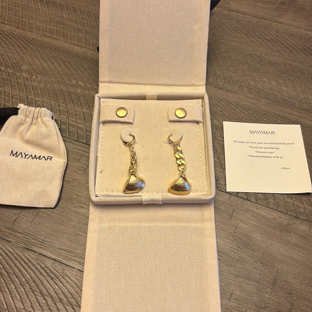 Nwot Gold Tone Sea Shell Dangle Earrings 35$